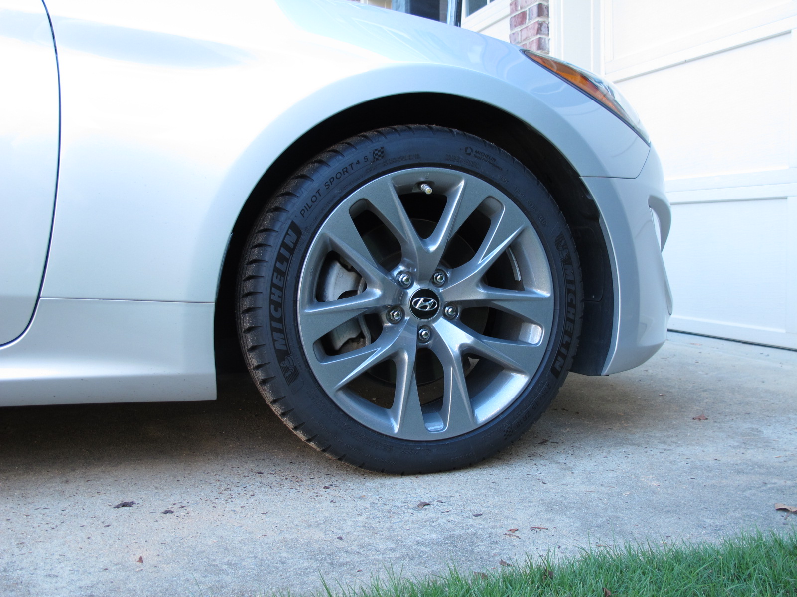 Hyundai Genesis Coupe Rims with Evo Grey | Prismatic Powders