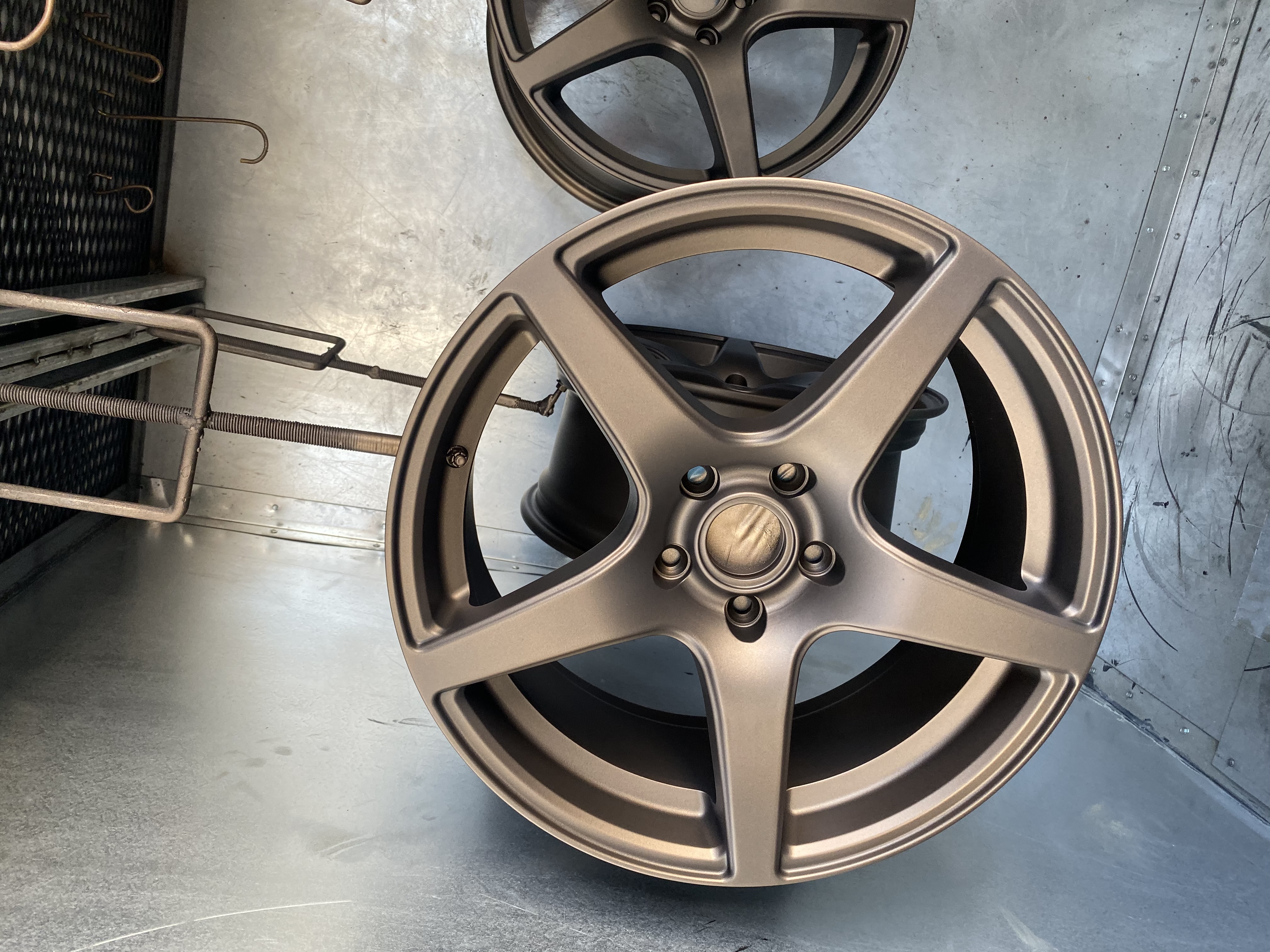 Alloy Wheels coated with Matte Clear and Triple Bronze | Prismatic Powders