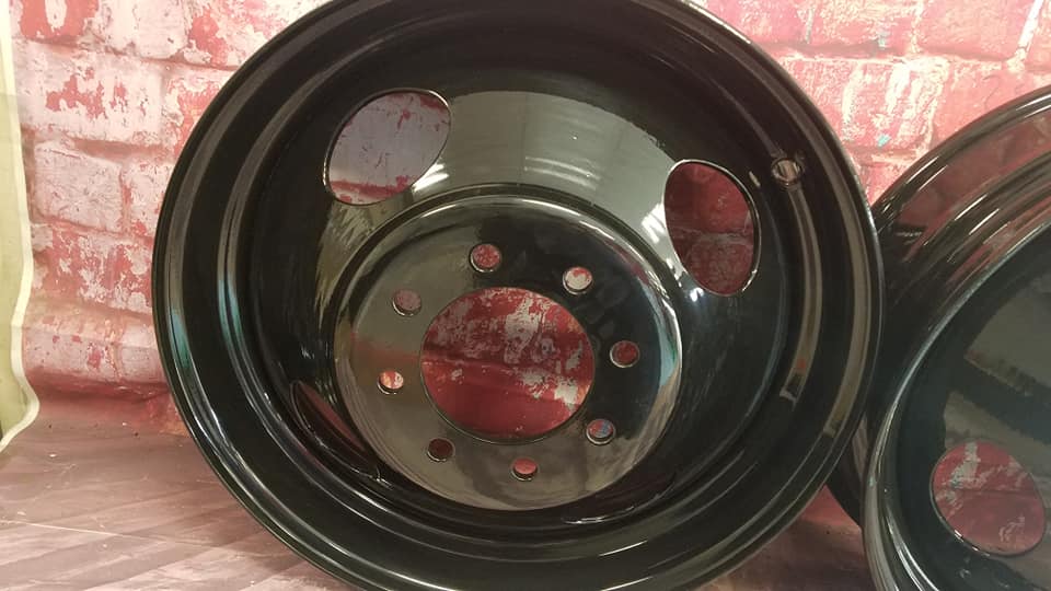 Dually Wheels Coated with Ink Black | Prismatic Powders