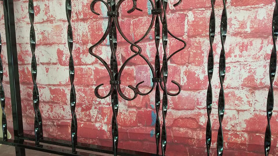 Iron Railing Coated with Gloss Black | Prismatic Powders