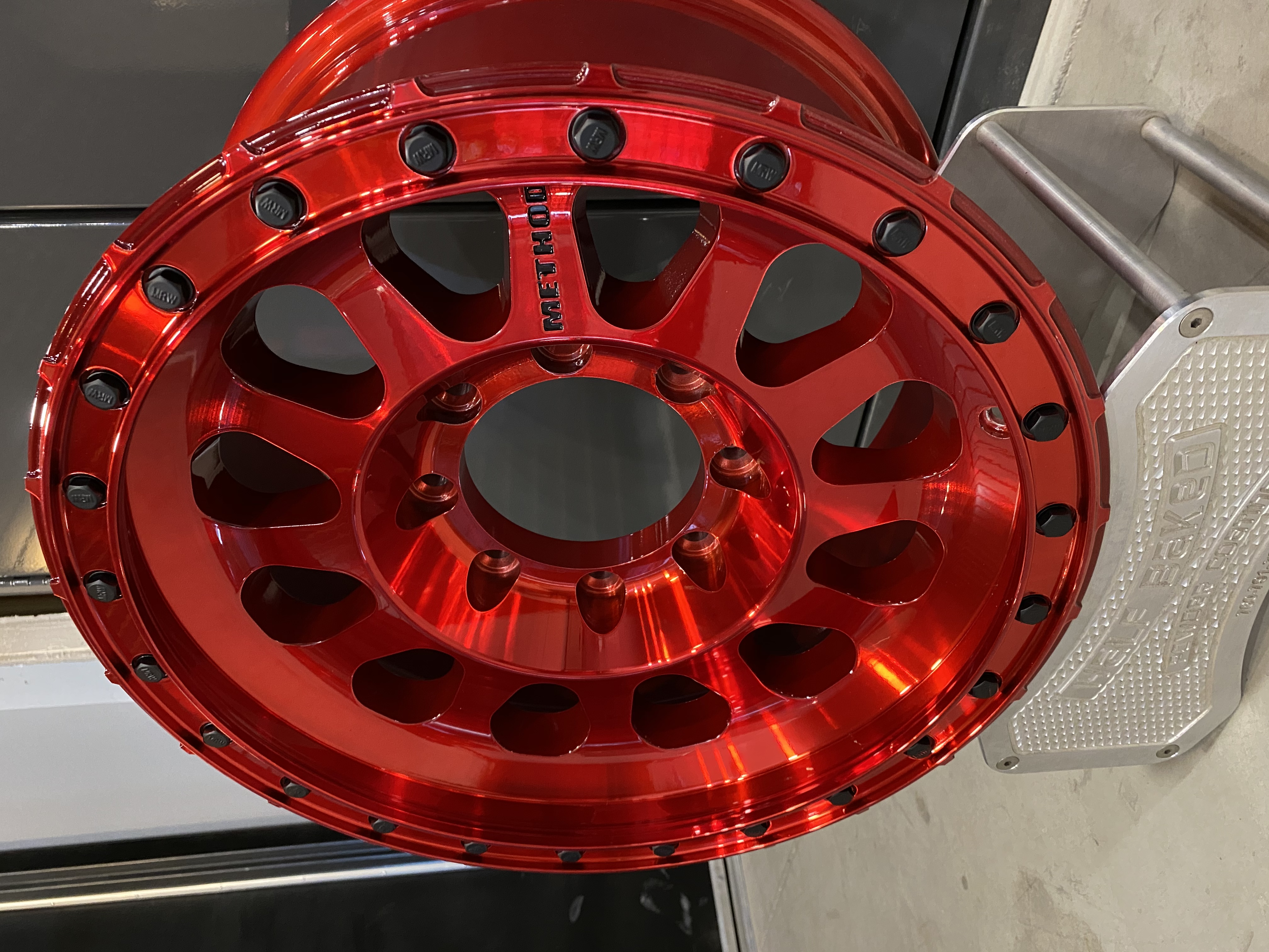 Two Tone Method Wheels Finished in Lollypop Red and Black Jack ...