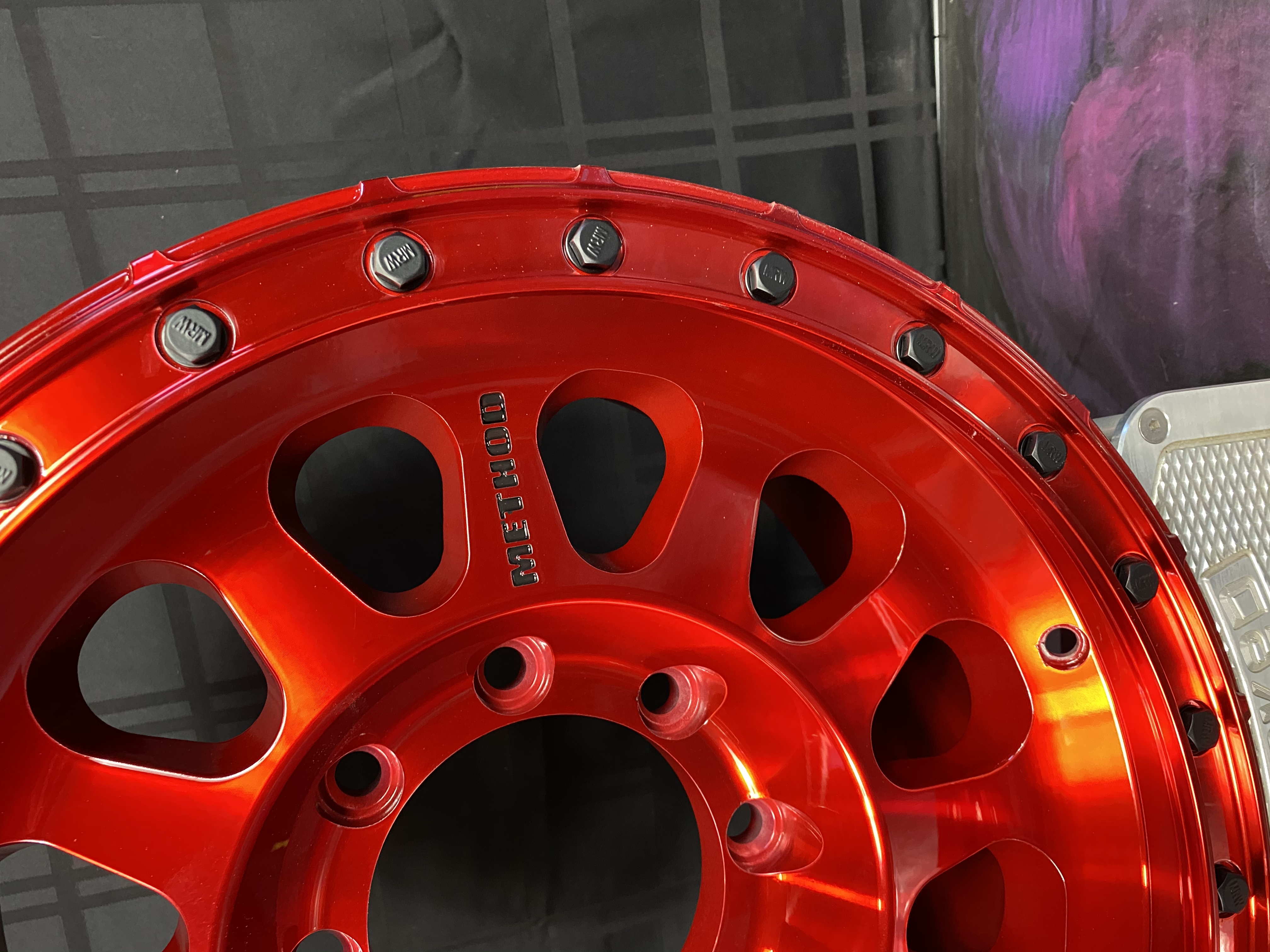 Two Tone Method Wheels Finished in Lollypop Red and Black Jack ...