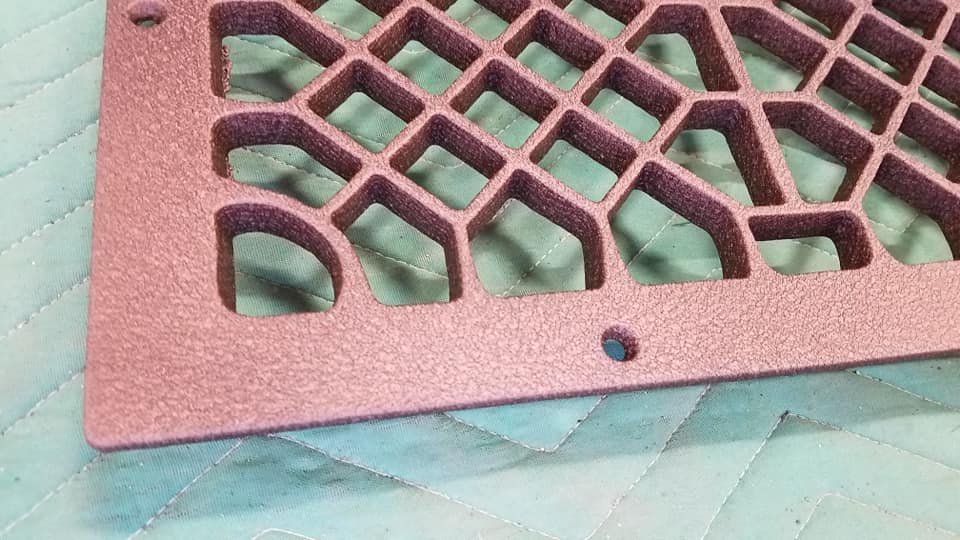 Powder Through Grate Pattern Iron Grate Featuring Splatter Copper | Prismatic Powders