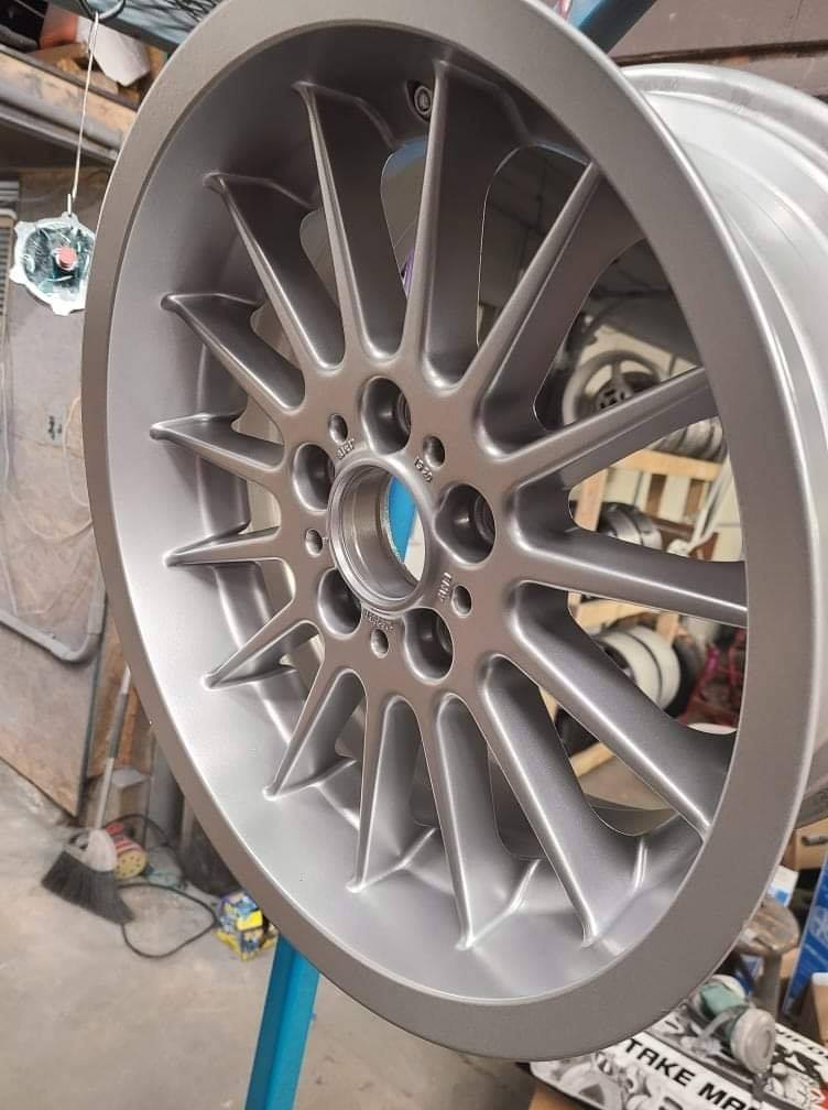 Powder Coated BMW Aluminum Wheels in BMW Silver | Prismatic Powders