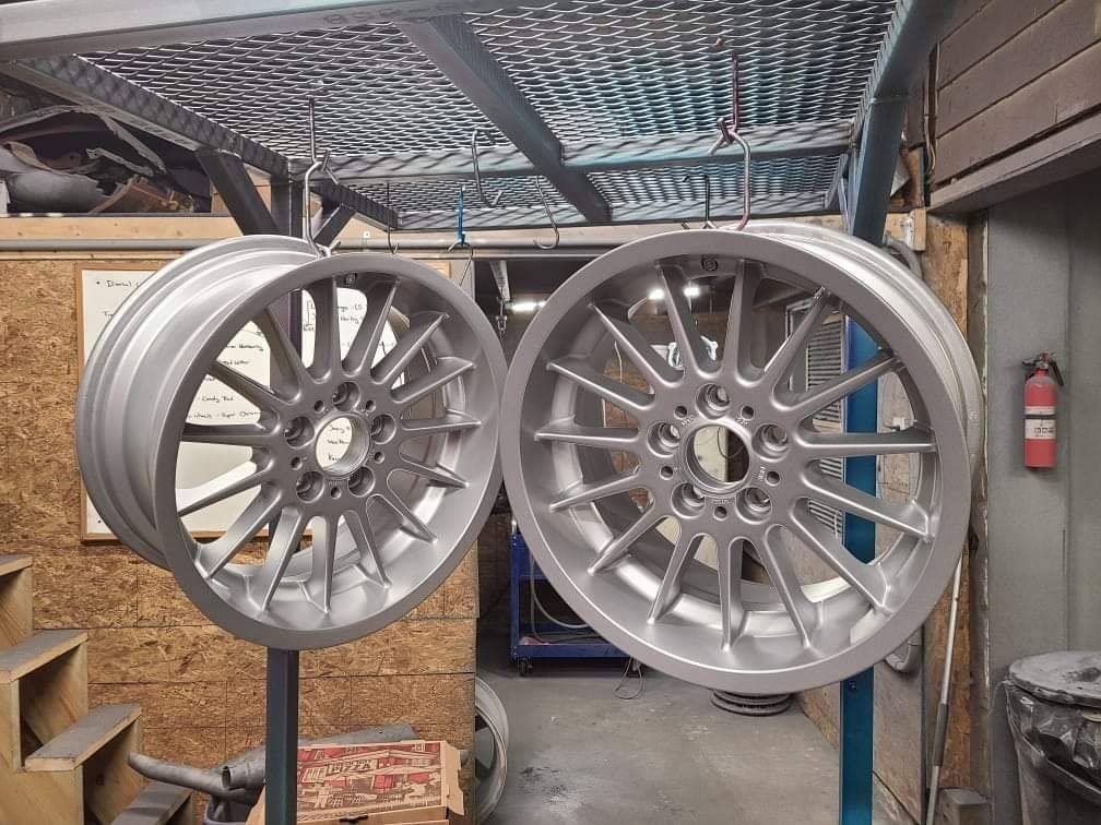 Powder Coated BMW Aluminum Wheels in BMW Silver | Prismatic Powders