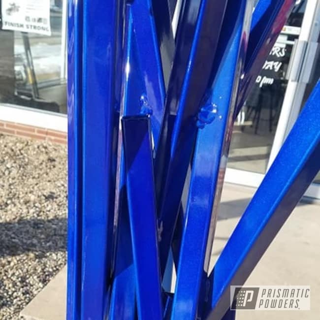 Powder Coated Outdoor Metal Sculpture In Ppb-6815 And Pmb-1803