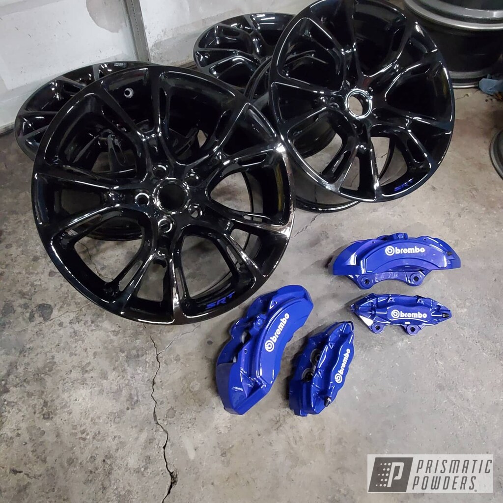 Grand Cherokee Srt Wheels And Brake Calipers In Gloss Black Clear Vision And Bohemian Blue Prismatic Powders Grand Cherokee Srt Wheels And Brake Calipers In Gloss Black Clear Vision And Bohemian Blue Prismatic Powders