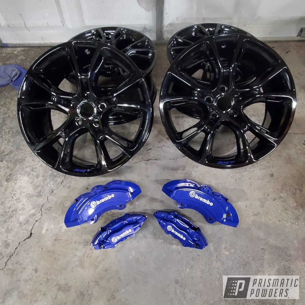 Grand Cherokee Srt Wheels And Brake Calipers In Gloss Black Clear Vision And Bohemian Blue Prismatic Powders Grand Cherokee Srt Wheels And Brake Calipers In Gloss Black Clear Vision And Bohemian Blue Prismatic Powders