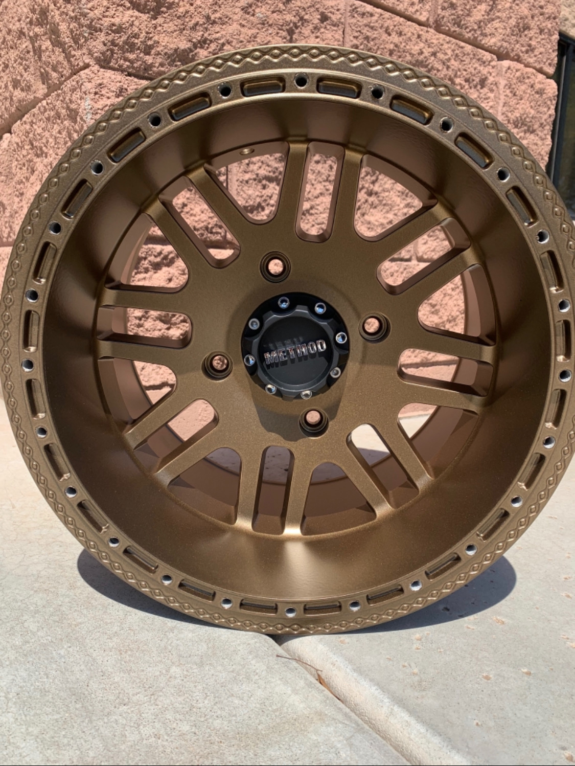 Method Wheel Featuring Highland Bronze | Prismatic Powders