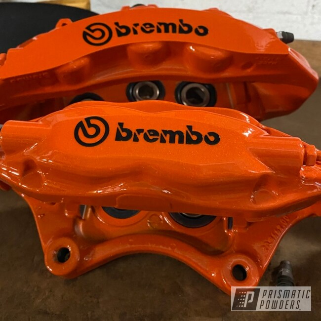 Powder Coated Brembo Brake Calipers In Pps-2974 And Pms-6964