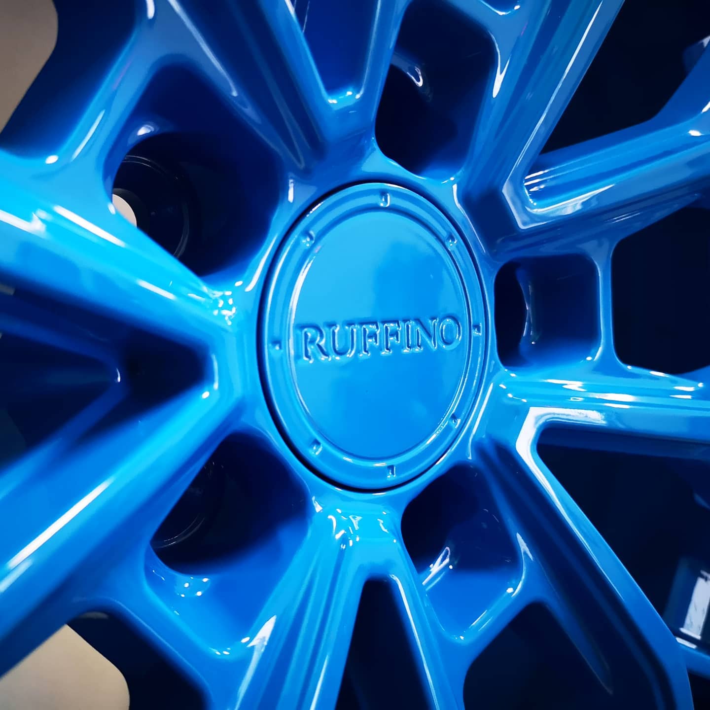 Ruffino Wheels Coated in Playboy Blue | Prismatic Powders