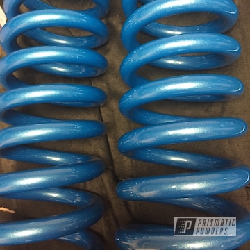 Powder Coated Coil Springs In Pps-2974 And Pms-4621