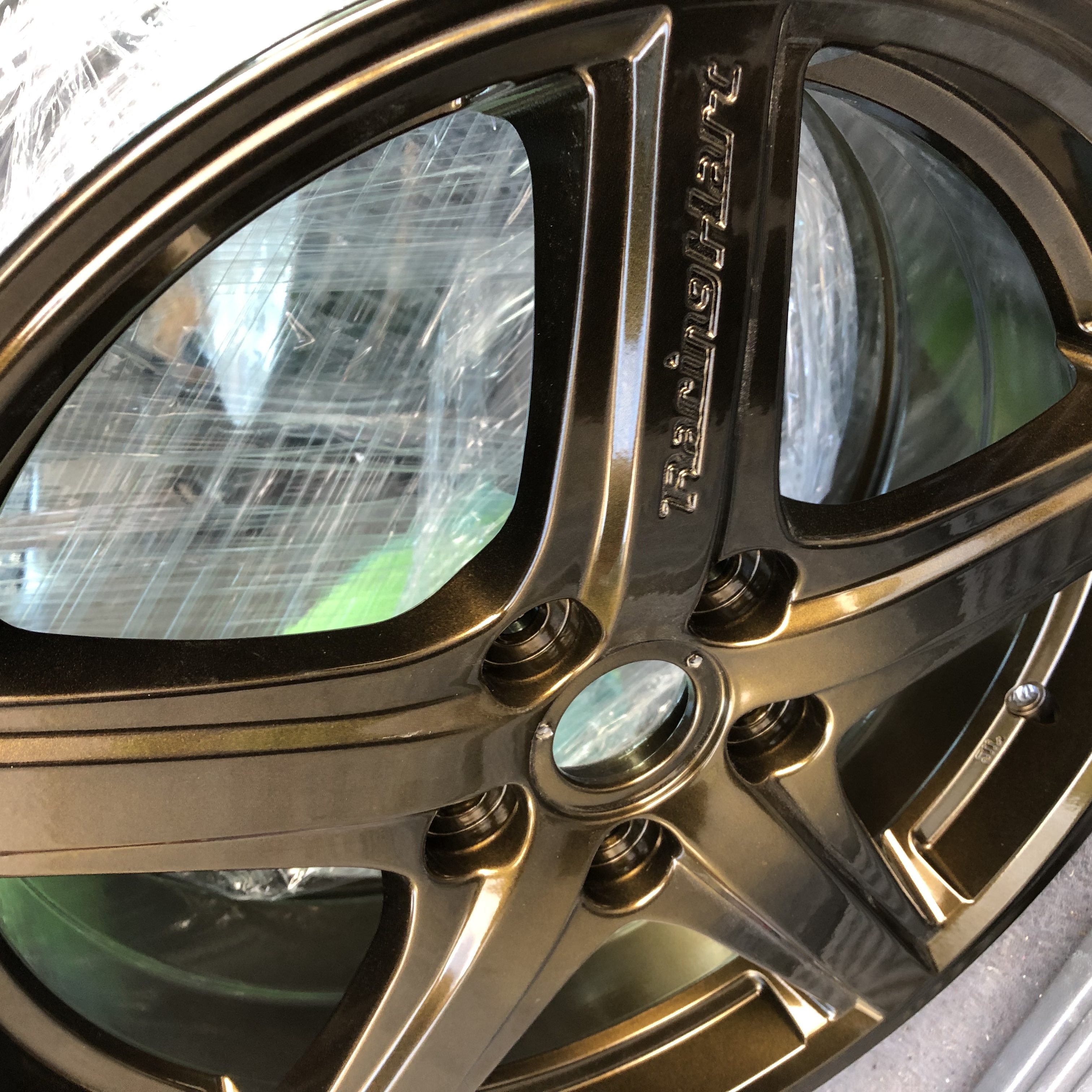 Mazda Rims with Misty Gold | Prismatic Powders