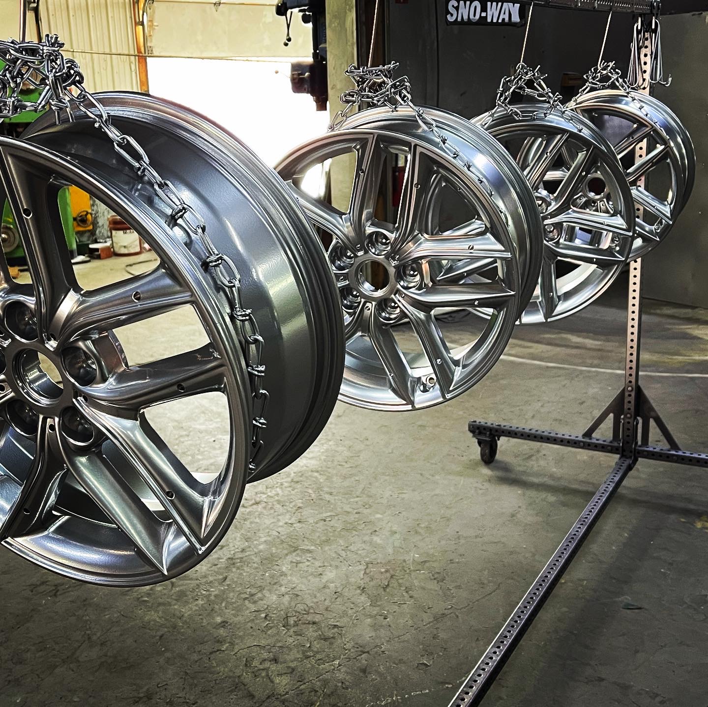 Wheels in Clear Vision and Polished Aluminum | Prismatic Powders