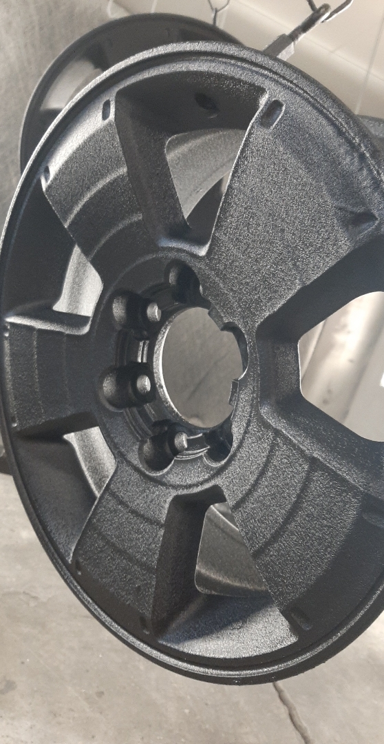 Rims Featuring Desert Charcoal Wrinkle | Prismatic Powders