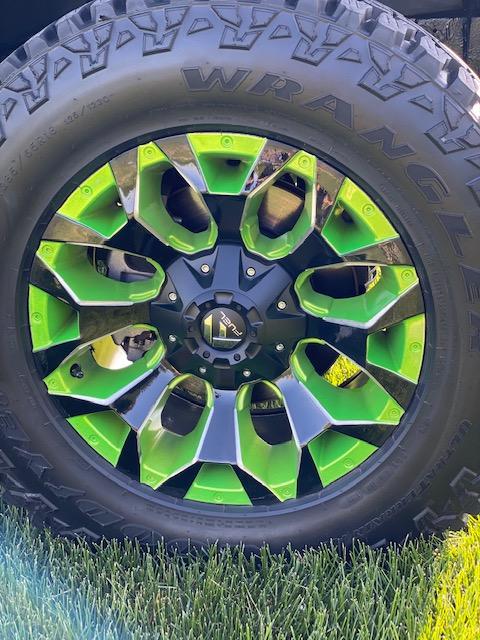 Custom Two Tone Jeep Wheels Coated with Clear Vision, Illusion Sour ...