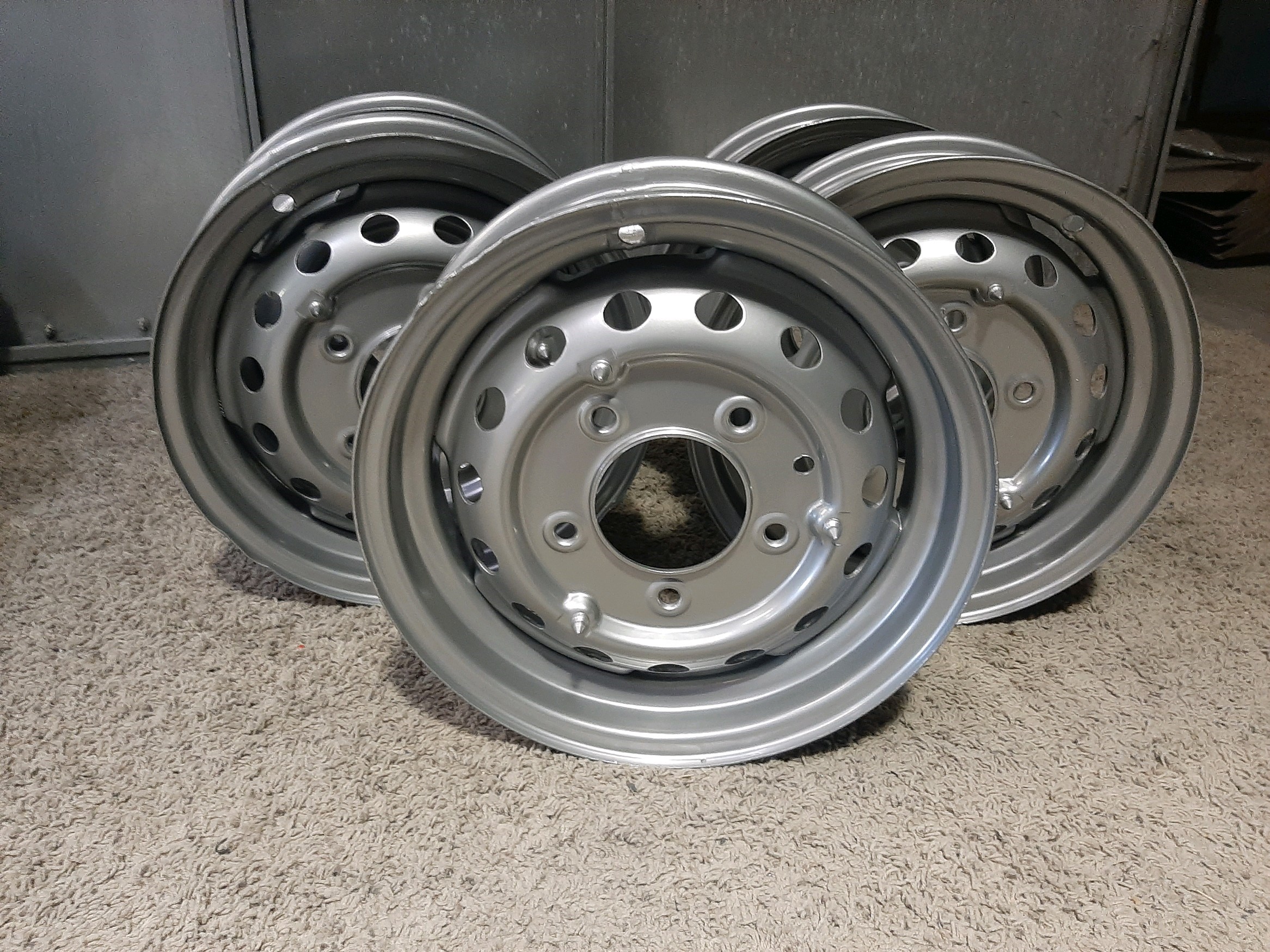 Steel Rims Coated with Satin Silver | Prismatic Powders