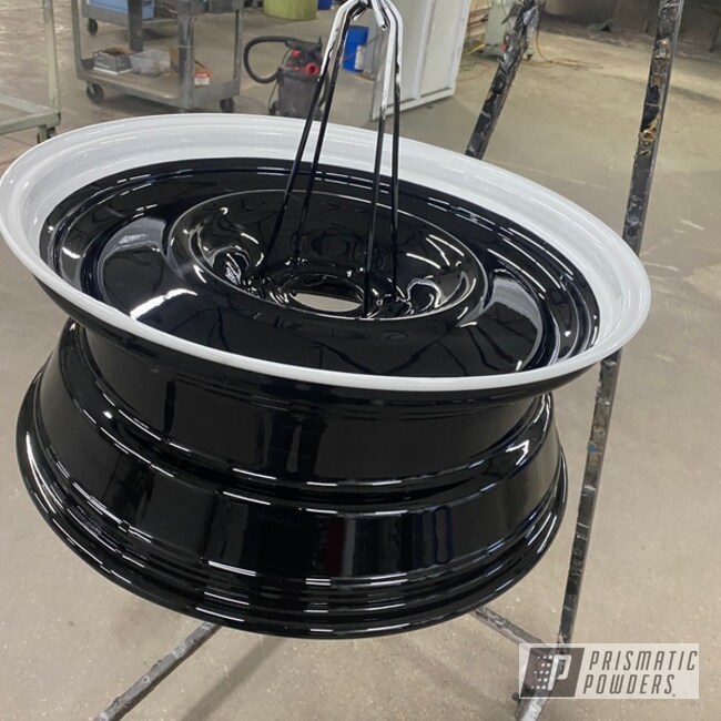 Powder Coated Two Tone Wheels In Pps-2974 And Uss-2603