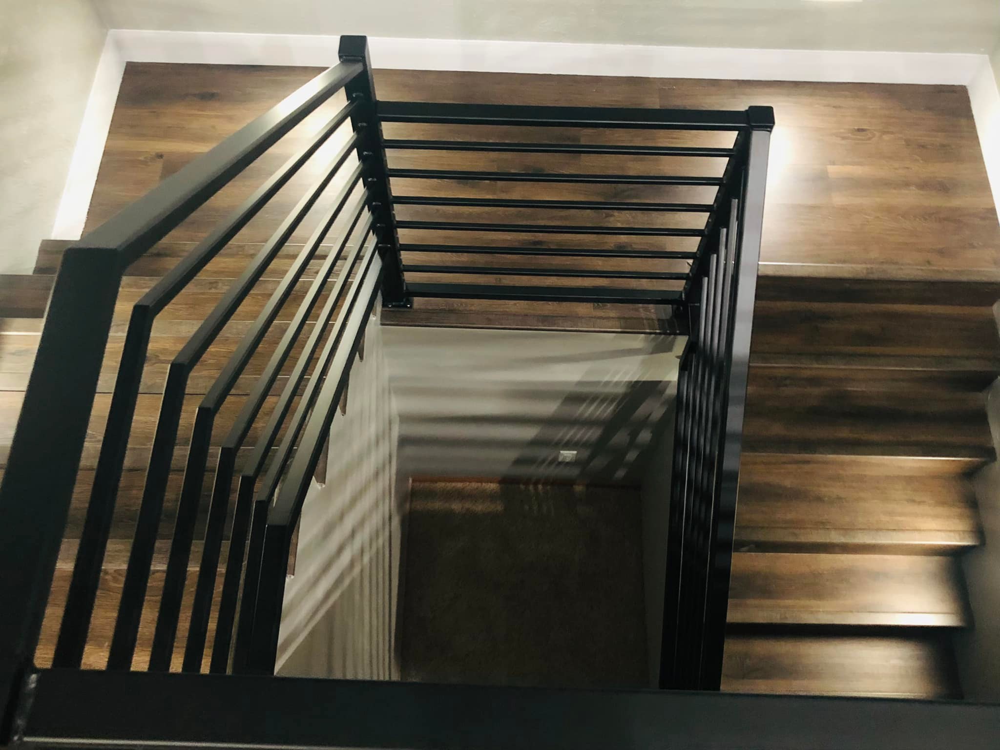 Hand Railing with Black Jack | Prismatic Powders