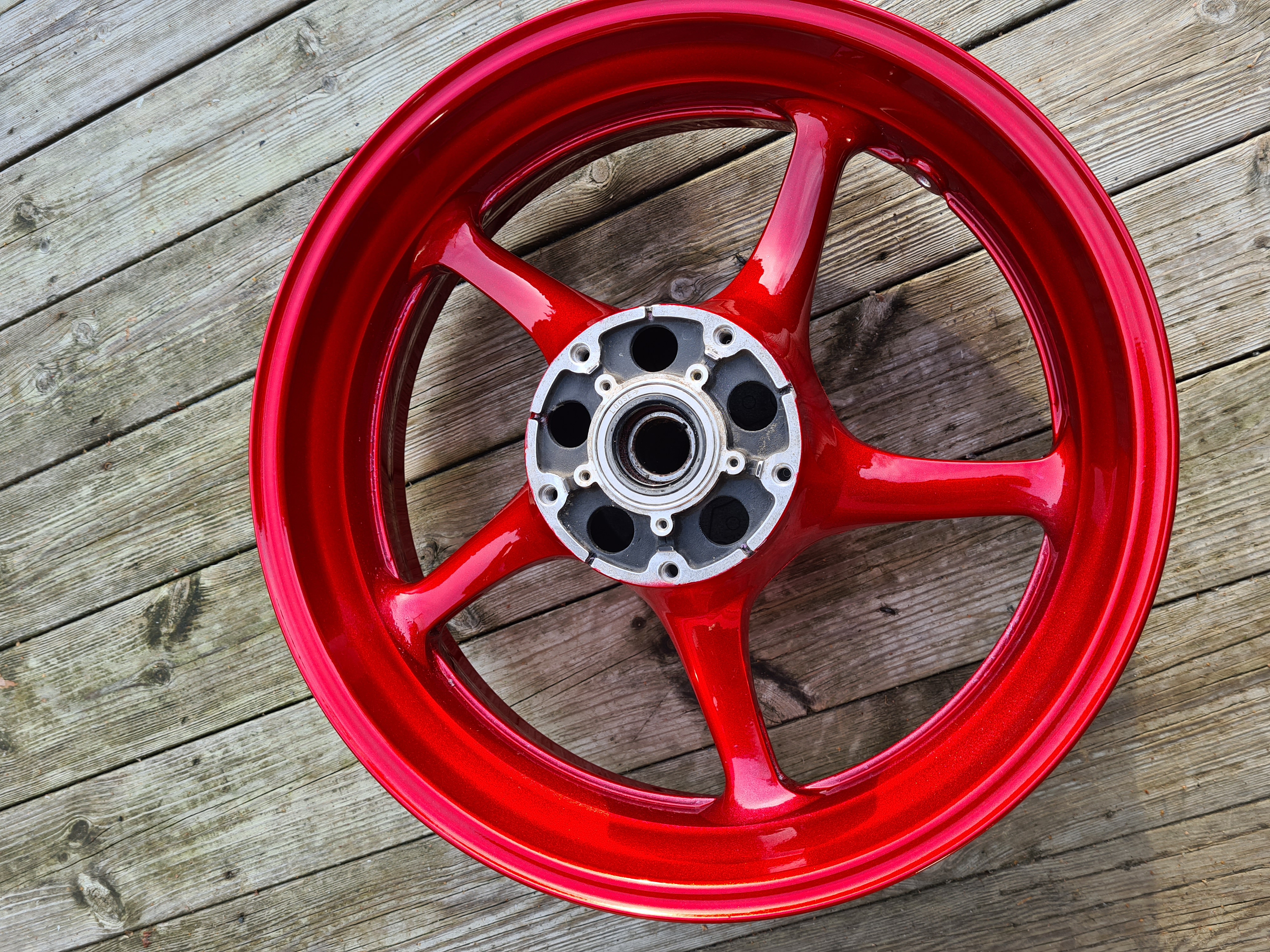 R6 Rims Yamaha Rims with Alien Silver and Lollypop Red | Prismatic Powders