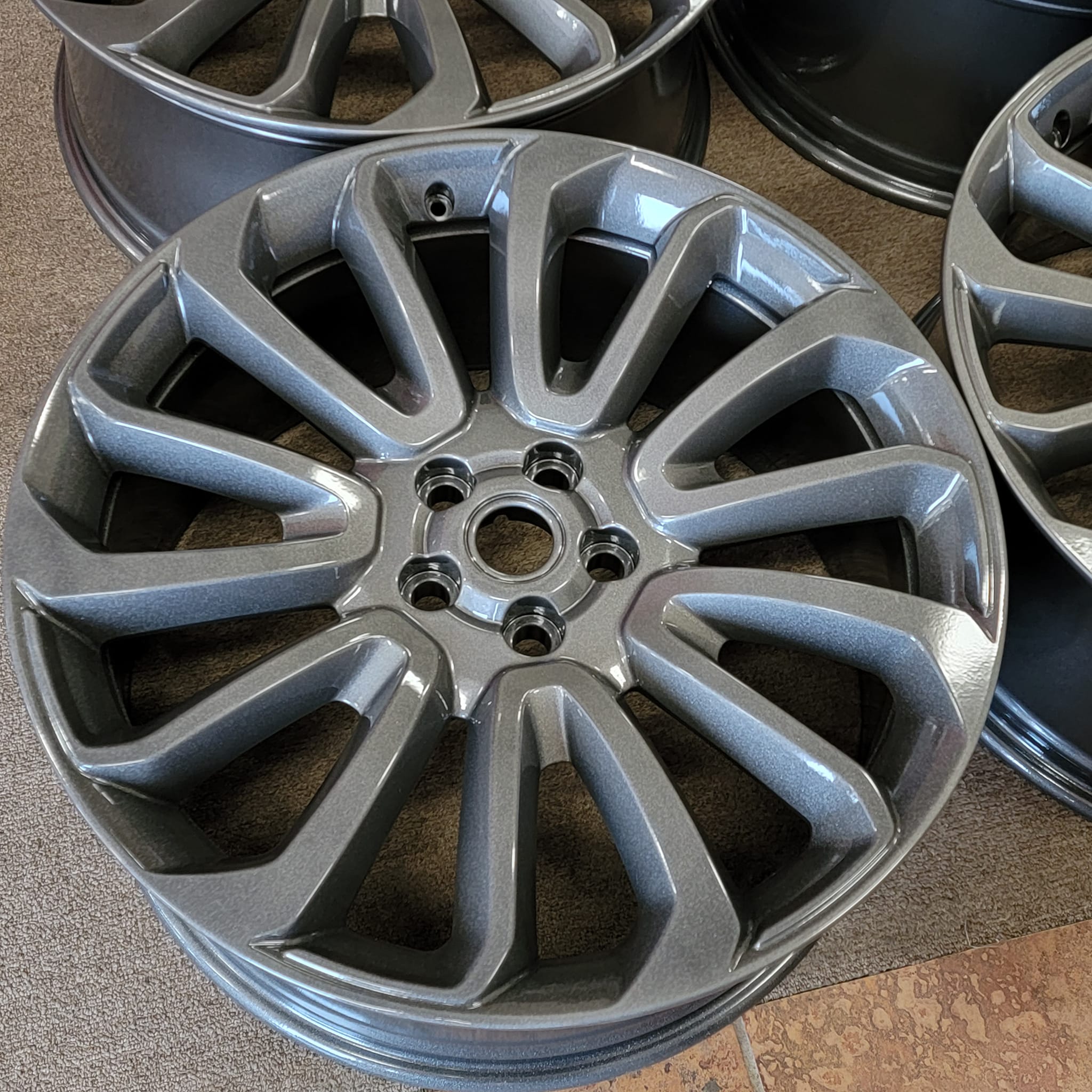 Wheels in Clear Vision and Kingsport Grey | Prismatic Powders