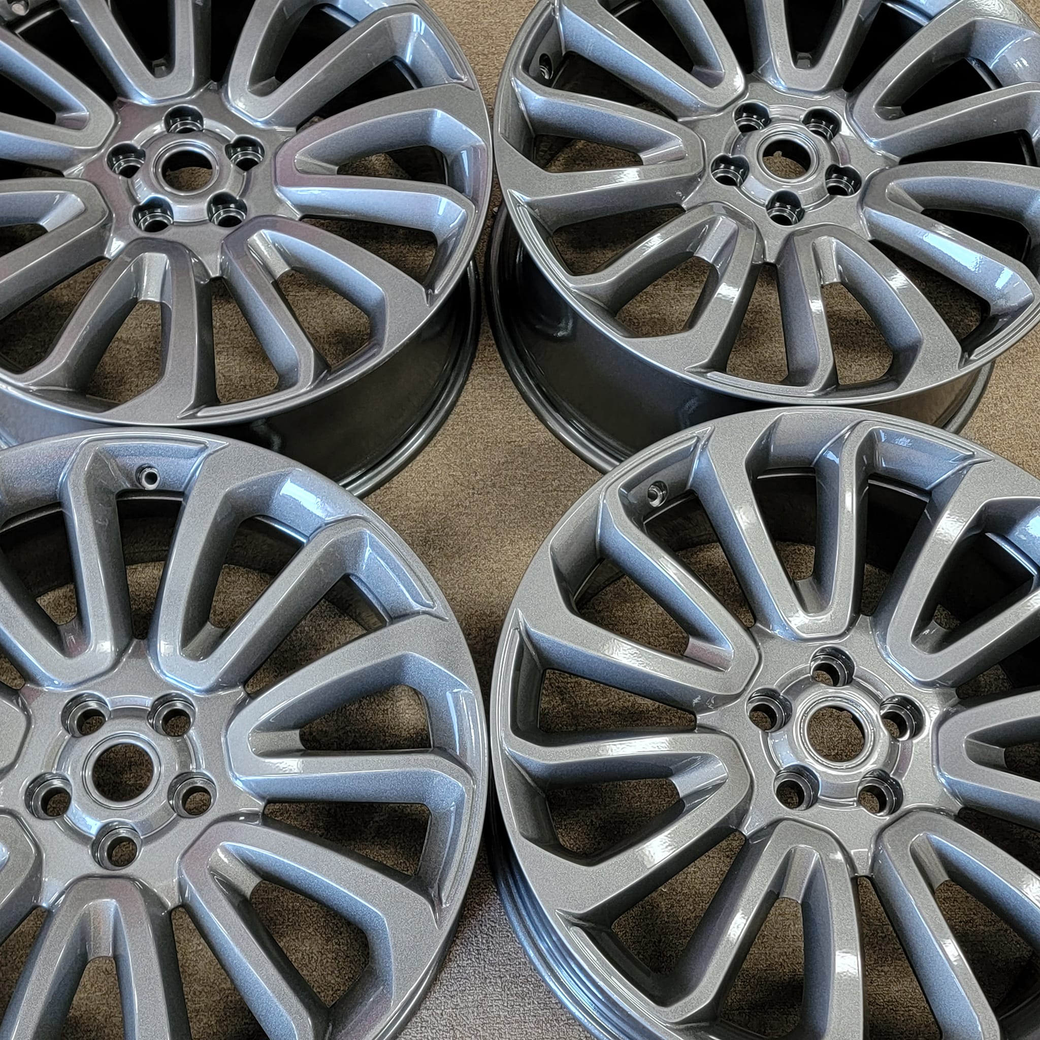 Wheels in Clear Vision and Kingsport Grey | Prismatic Powders