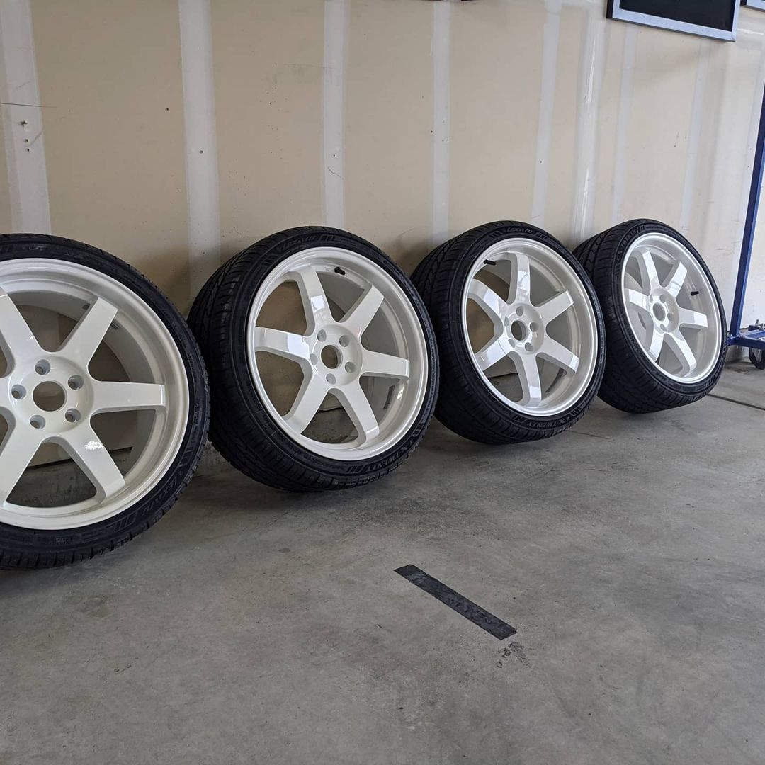 Wheels Coated in Gloss White | Prismatic Powders