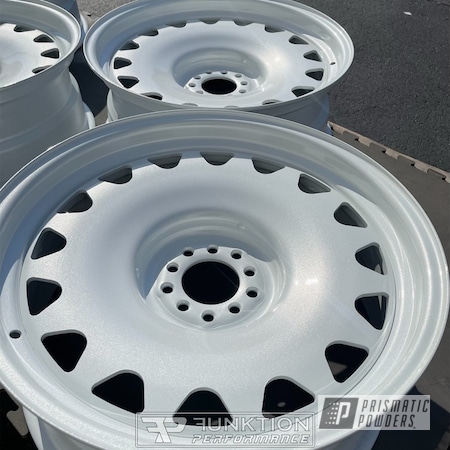 Powder Coating: 3 Stage,20" Wheels,Epoxy Primer ESS-6518,Rims,Clear Vision PPS-2974,Cosmic White PMB-2685,Wheels