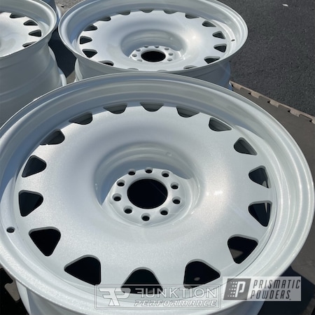 Powder Coating: Wheels,Clear Vision PPS-2974,3 Stage,20" Wheels,Rims,Epoxy Primer ESS-6518,Cosmic White PMB-2685