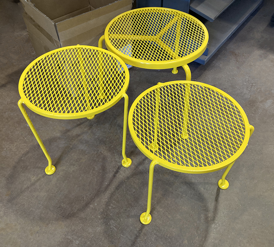 Outdoor Tables Featuring Pss-5691 | Prismatic Powders