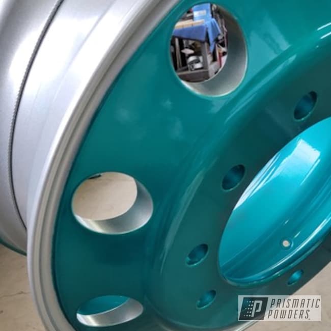 Heavy Silver And Teal Clear Freightliner Wheels