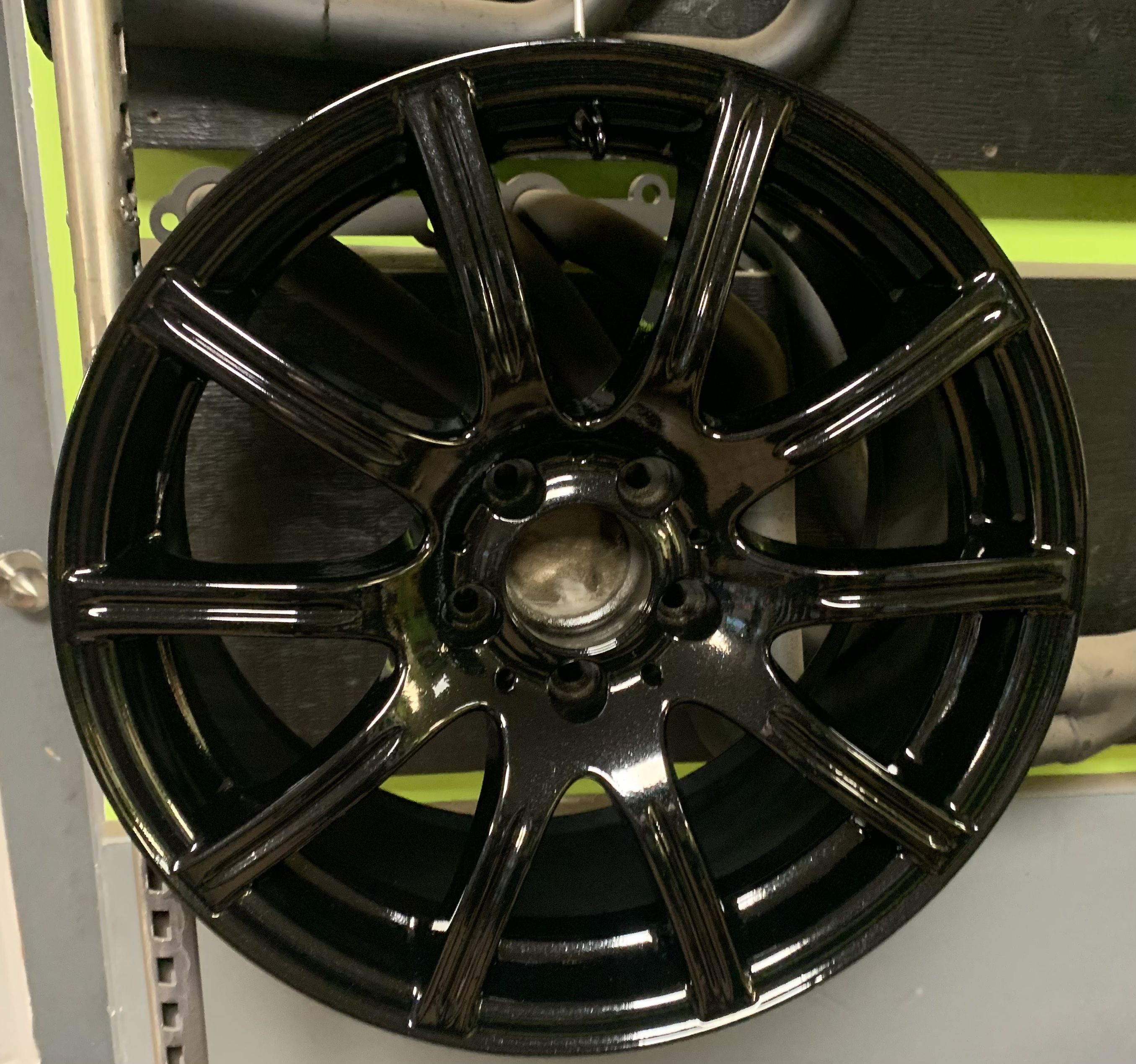 Wheel Featuring a Pearl Black Finish | Prismatic Powders