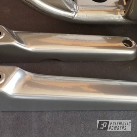 Powder Coating: Motorcycles,ULTRA BLACK CHROME USS-5204,Clear Vision PPS-2974,Harley Davidson Motorcycles,Bike Frame,Powder Coated Cylinders,Illusion Red PMS-4515