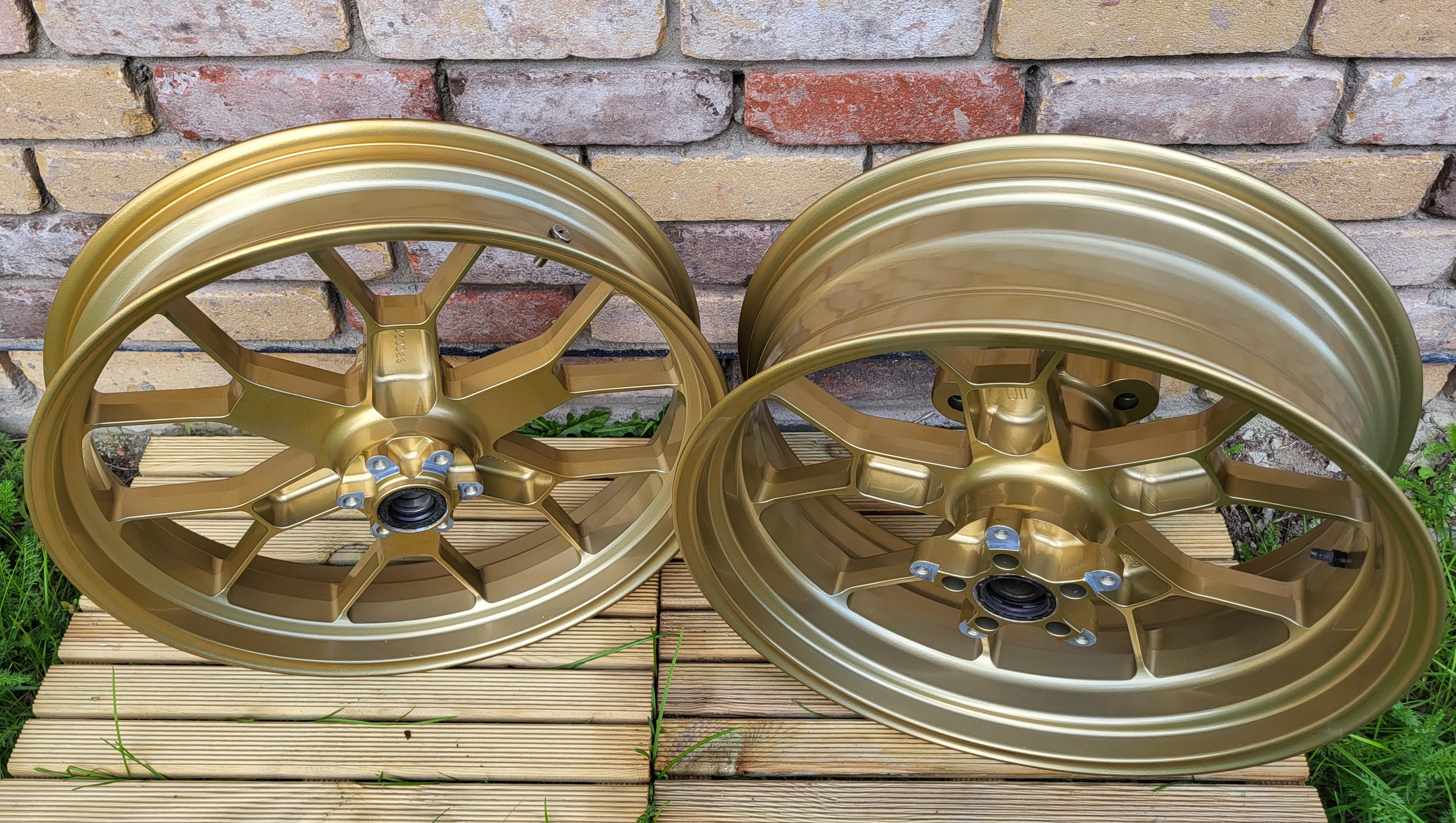 Powder Coated Motorcycle Wheels | Prismatic Powders