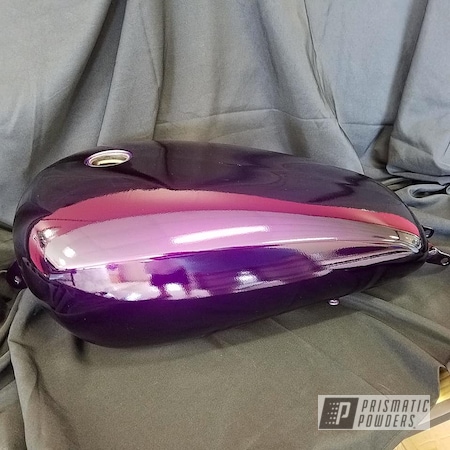 Powder Coating: Motorcycles,Gas Tank,Clear Vision PPS-2974,Harley Davidson,Illusion Berry PMB-6907