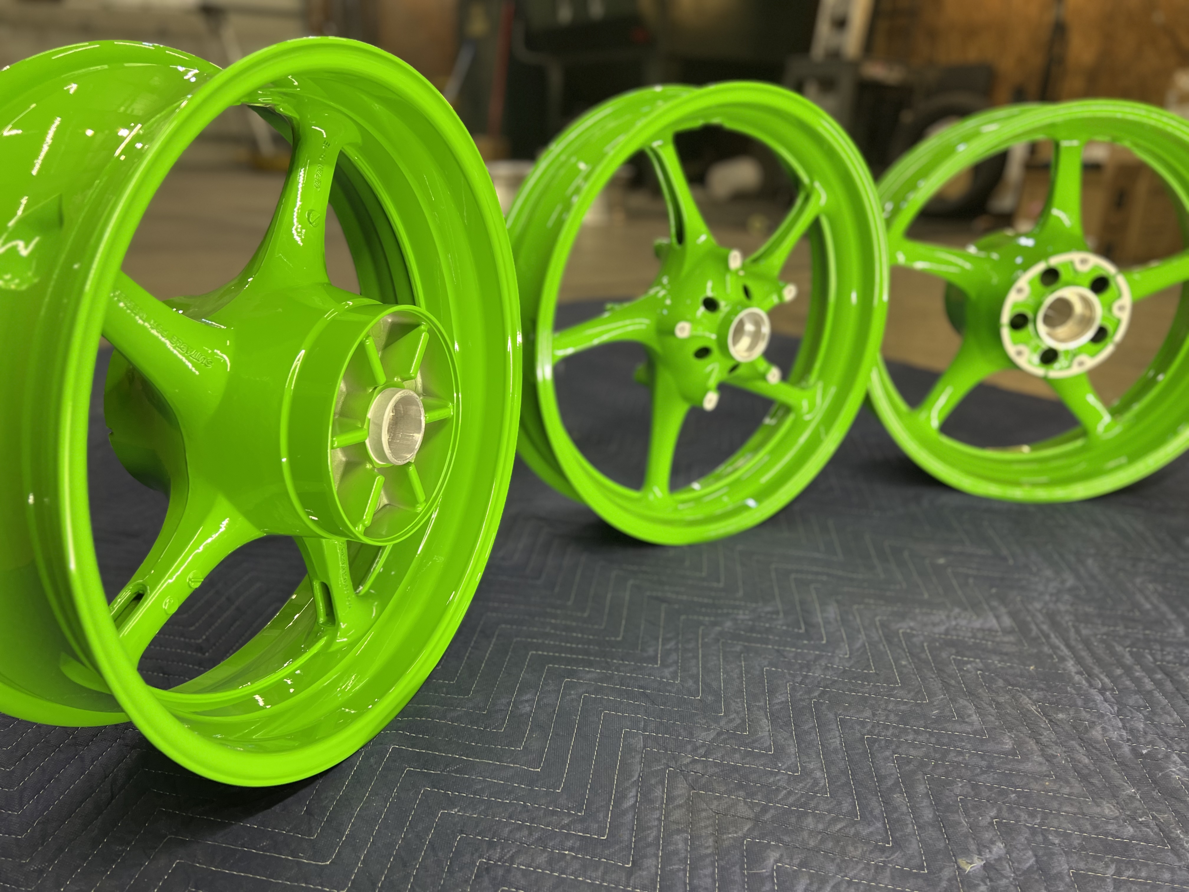 R6 Wheels in Tacate Green | Prismatic Powders