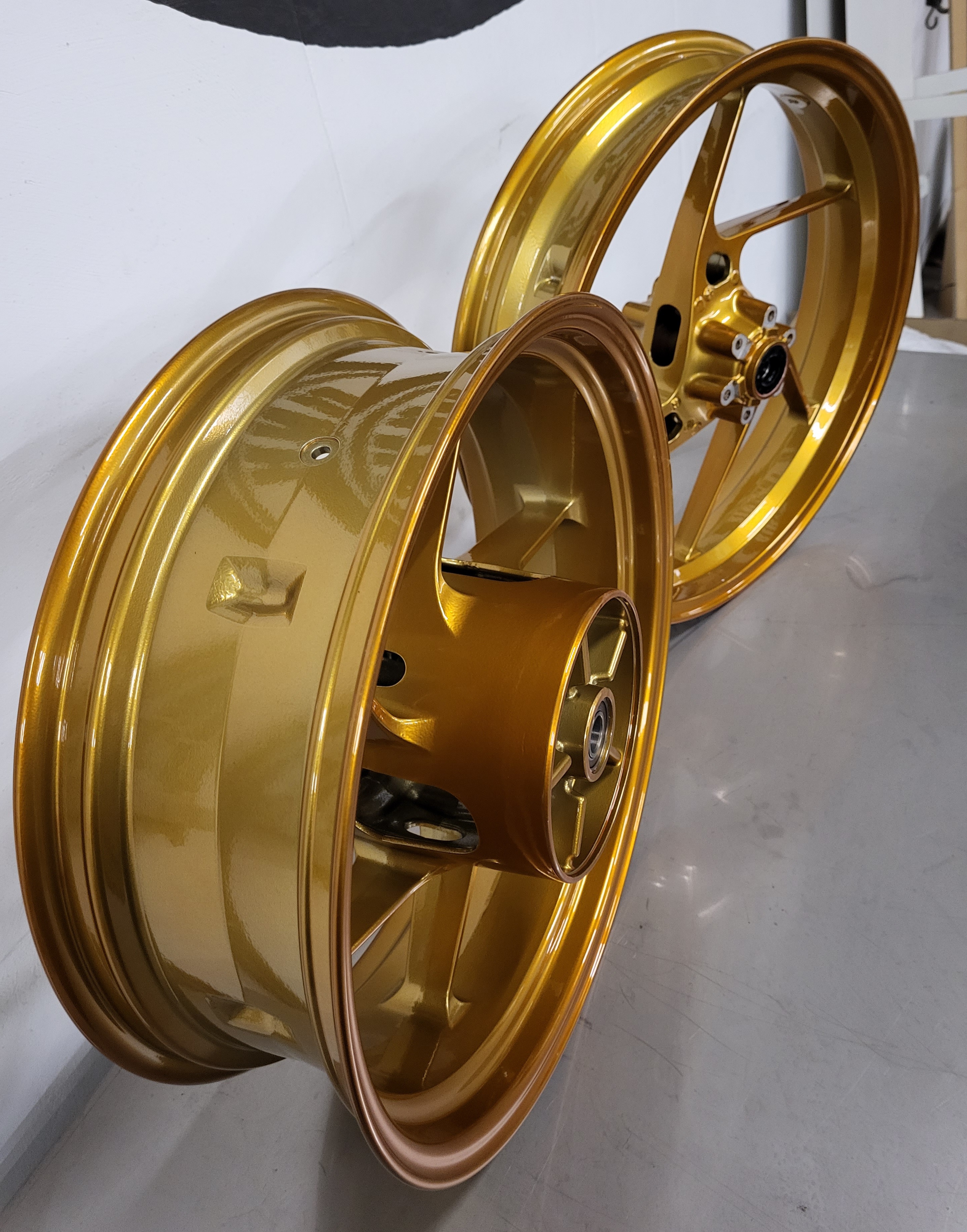 Powder Coated Motorcycle Wheels | Prismatic Powders