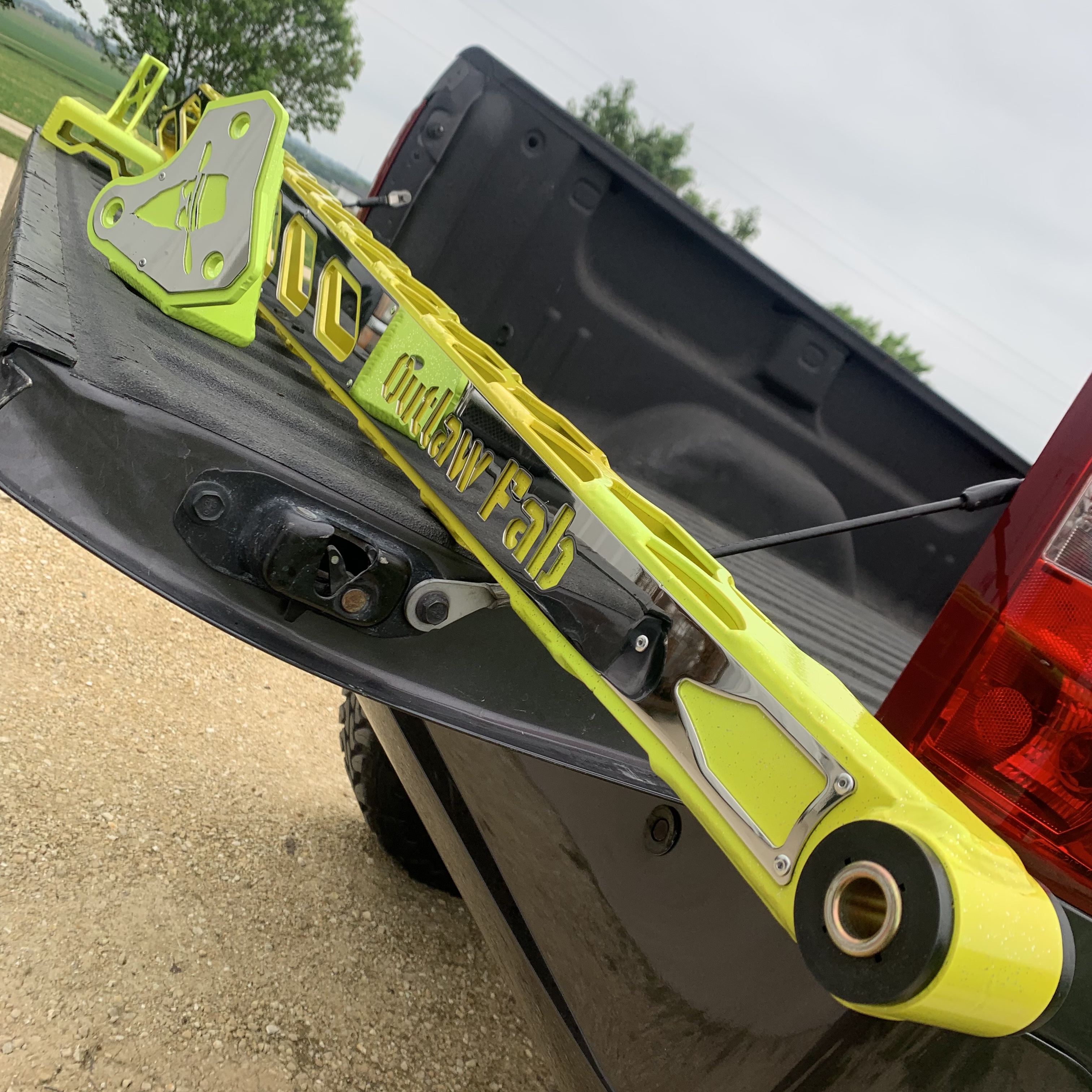 Powder Coating Load Bar Power Bait Traction Bars | Prismatic Powders