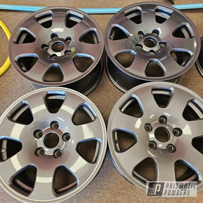 Powder Coated Automotive Rims In Pps-2974 And Pmb-5027