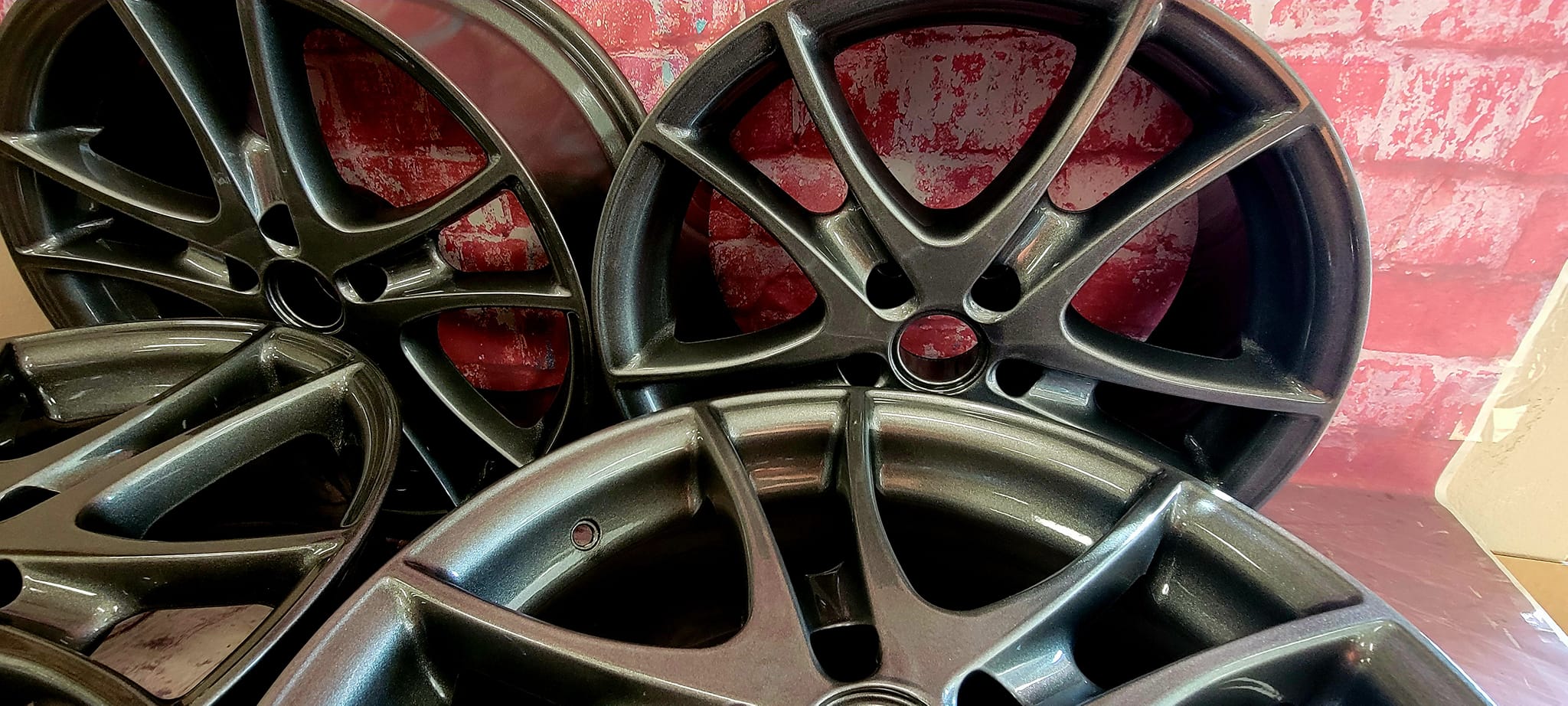 18Inch Rims coated in Clear Vision and Kingsport Grey | Prismatic Powders