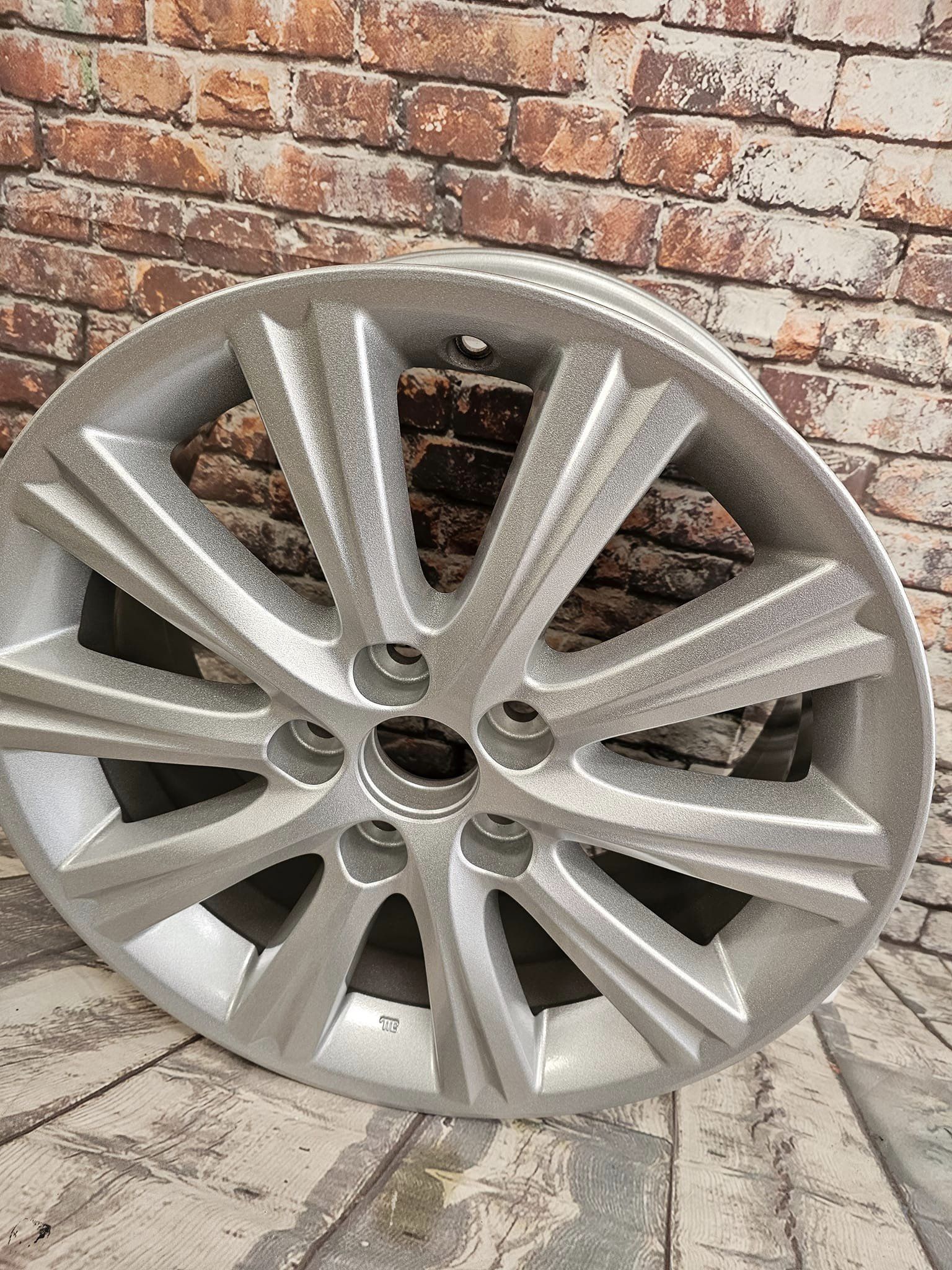 Rims done in a Clear Vision and Alien Silver Finish | Prismatic Powders