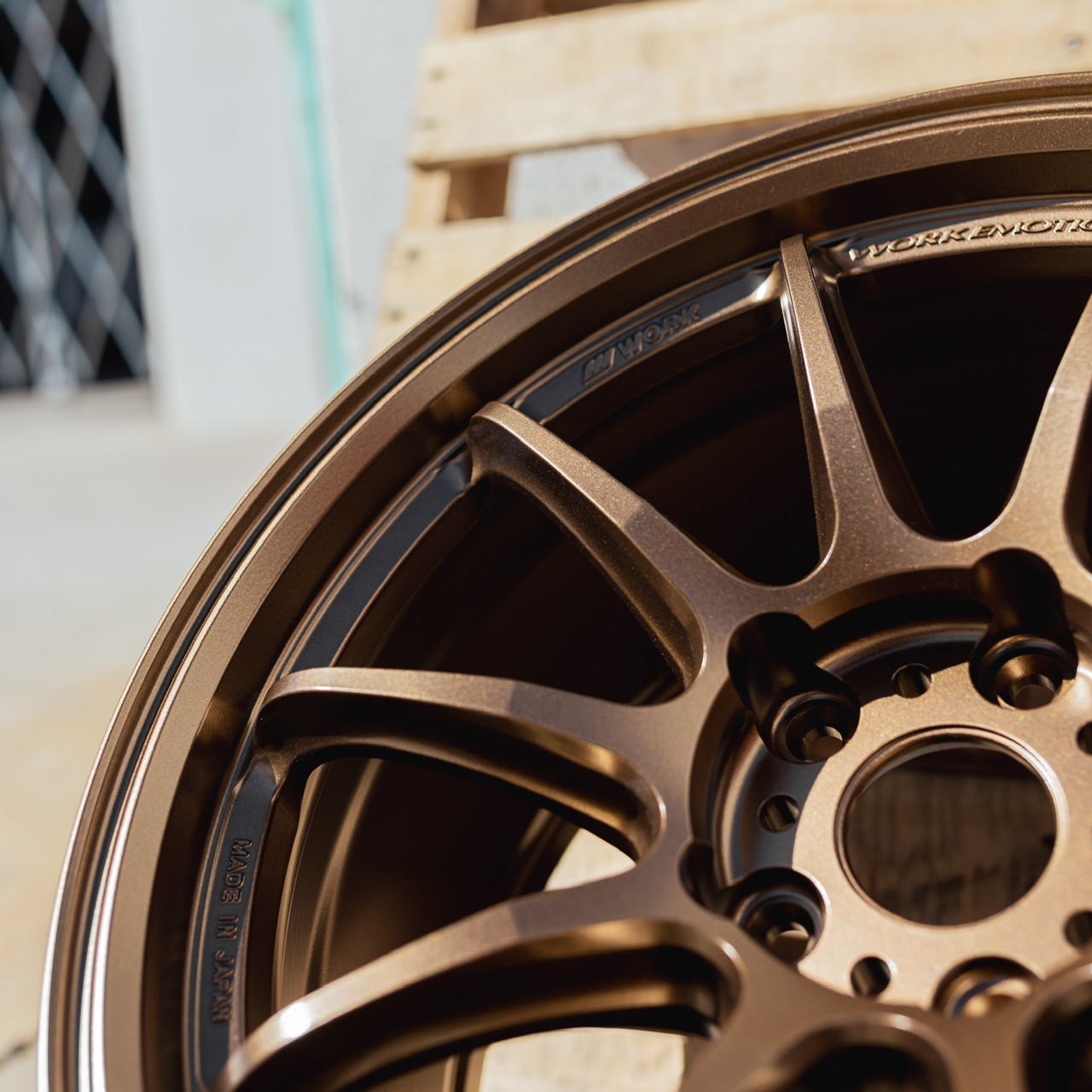 “HIGHLAND BRONZE” on WORK ZR10 | PRISMATIC POWDERS®