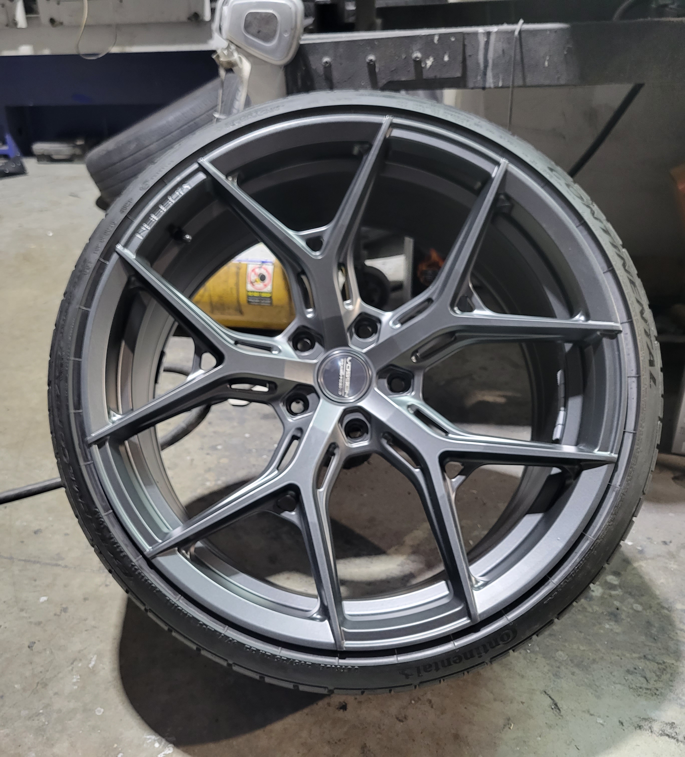 Wheels using a Fog Clear and Evo Grey Finish | Prismatic Powders