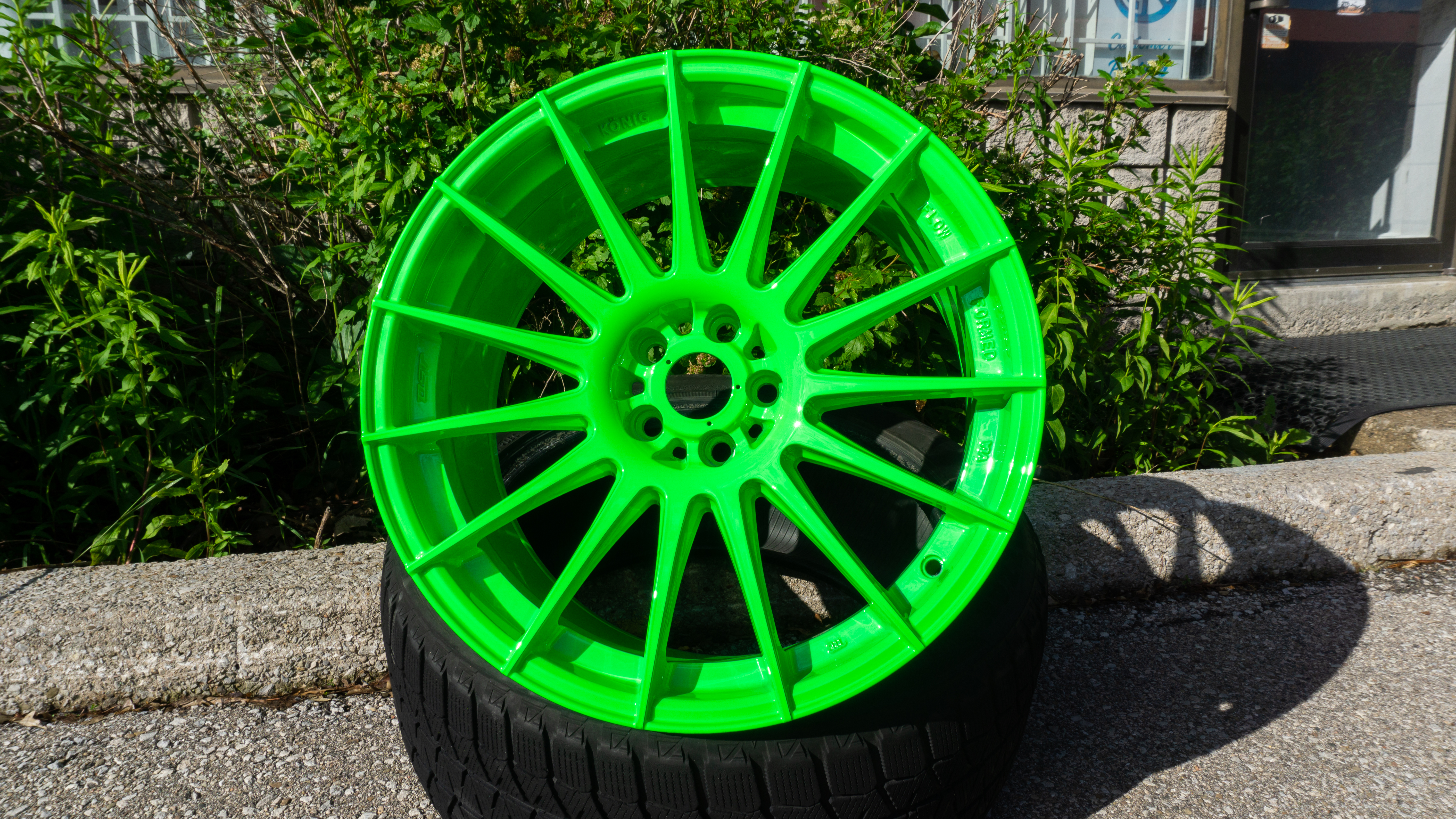 Custom Wheels with Clear Vision and Neon Green | Prismatic Powders