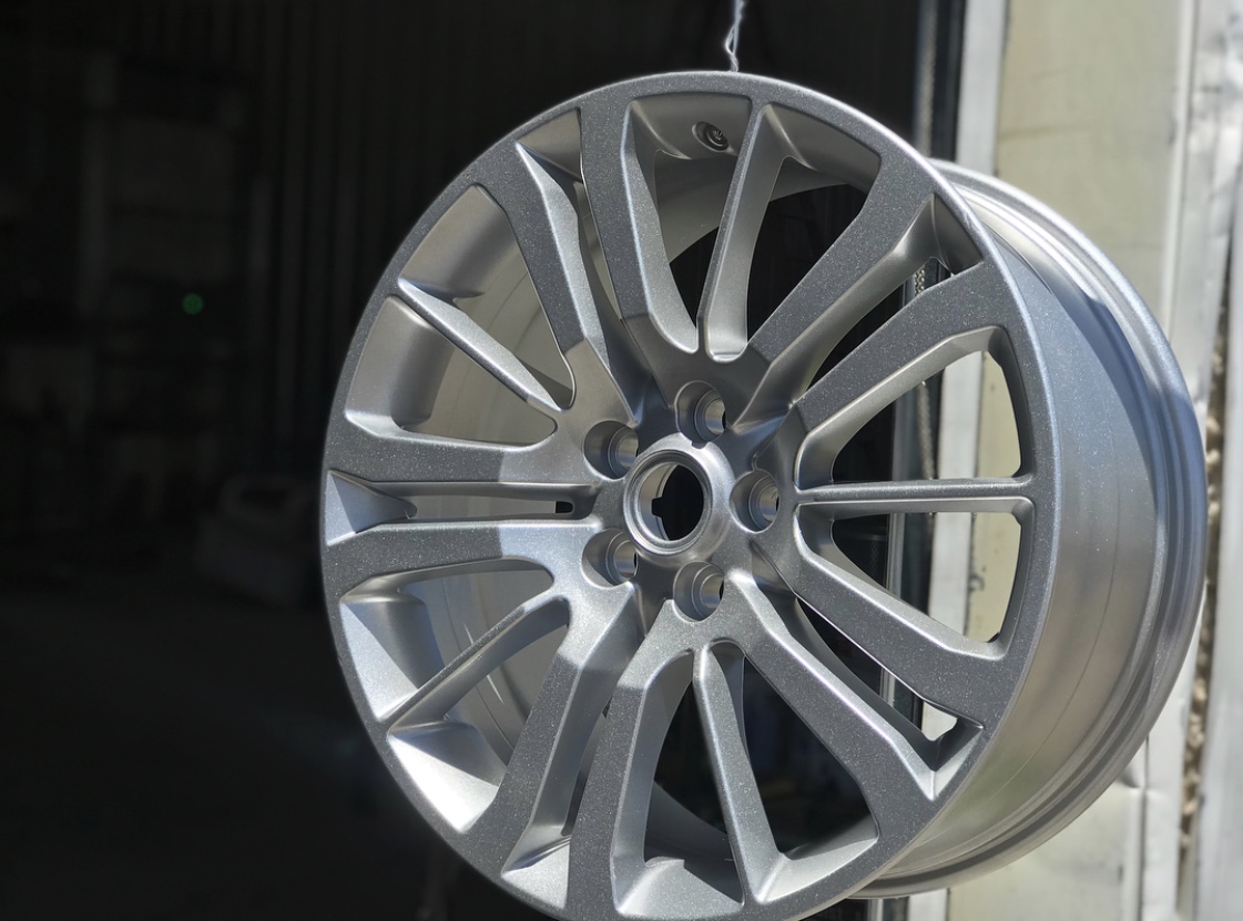 Range Rover Wheels Powder Coated in Heavy Silver | Prismatic Powders