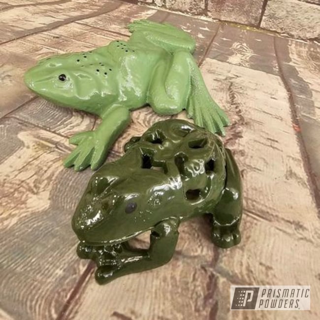 Rifle Green And Frog Green Frog Yard Art