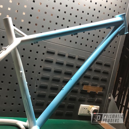 Powder Coating: Bicycles,Surly Bicycle Frame,Screamin' Blue PSB-10314,Gloss White PSS-5690,Bicycle Frame,Powder Coated FatBike