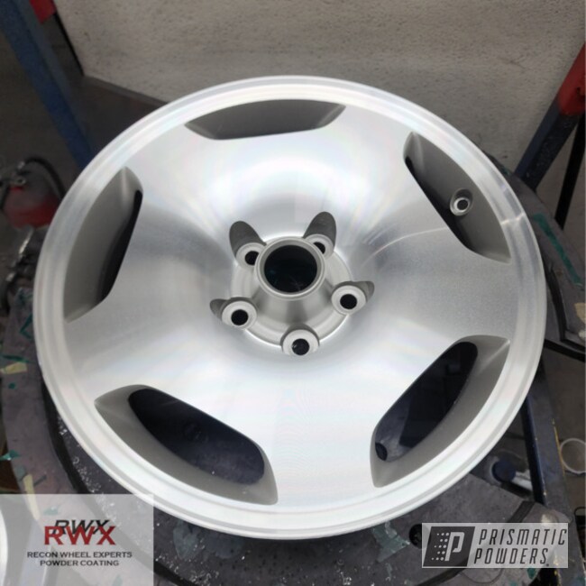 Powder Coated Clear Vision And Champagne Gold Jaguar Wheel