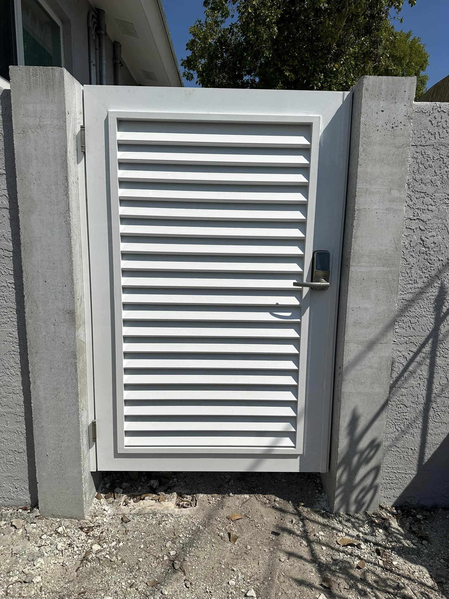 Walk In Gate In Wall Walk In Gate featuring RAL 9003 | Prismatic Powders