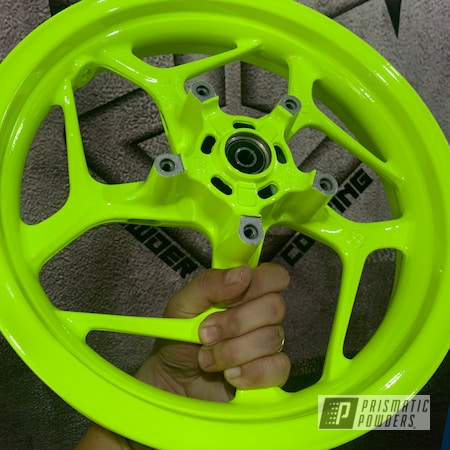 Powder Coating: Rims,Clear Vision PPS-2974,Automotive,Prismatic Powders,Neon Yellow PSS-1104,Wheels
